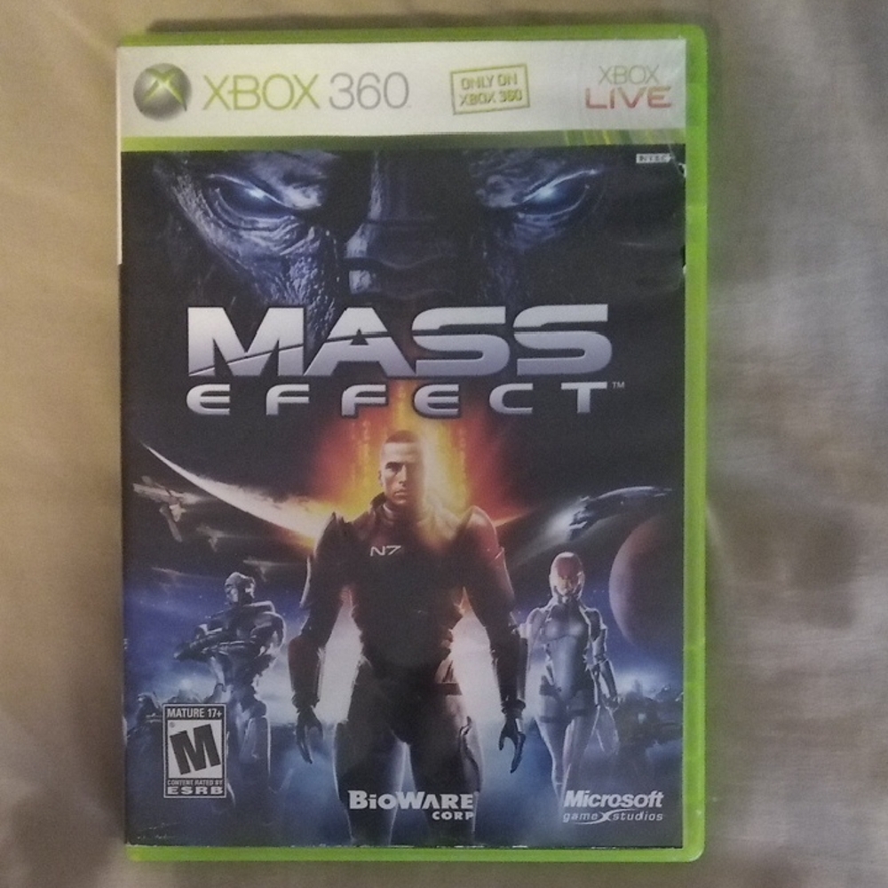 Mass Effect XBOX 360 Video Game 2007 BioWare Corp / Epic Games PLAYS FINE